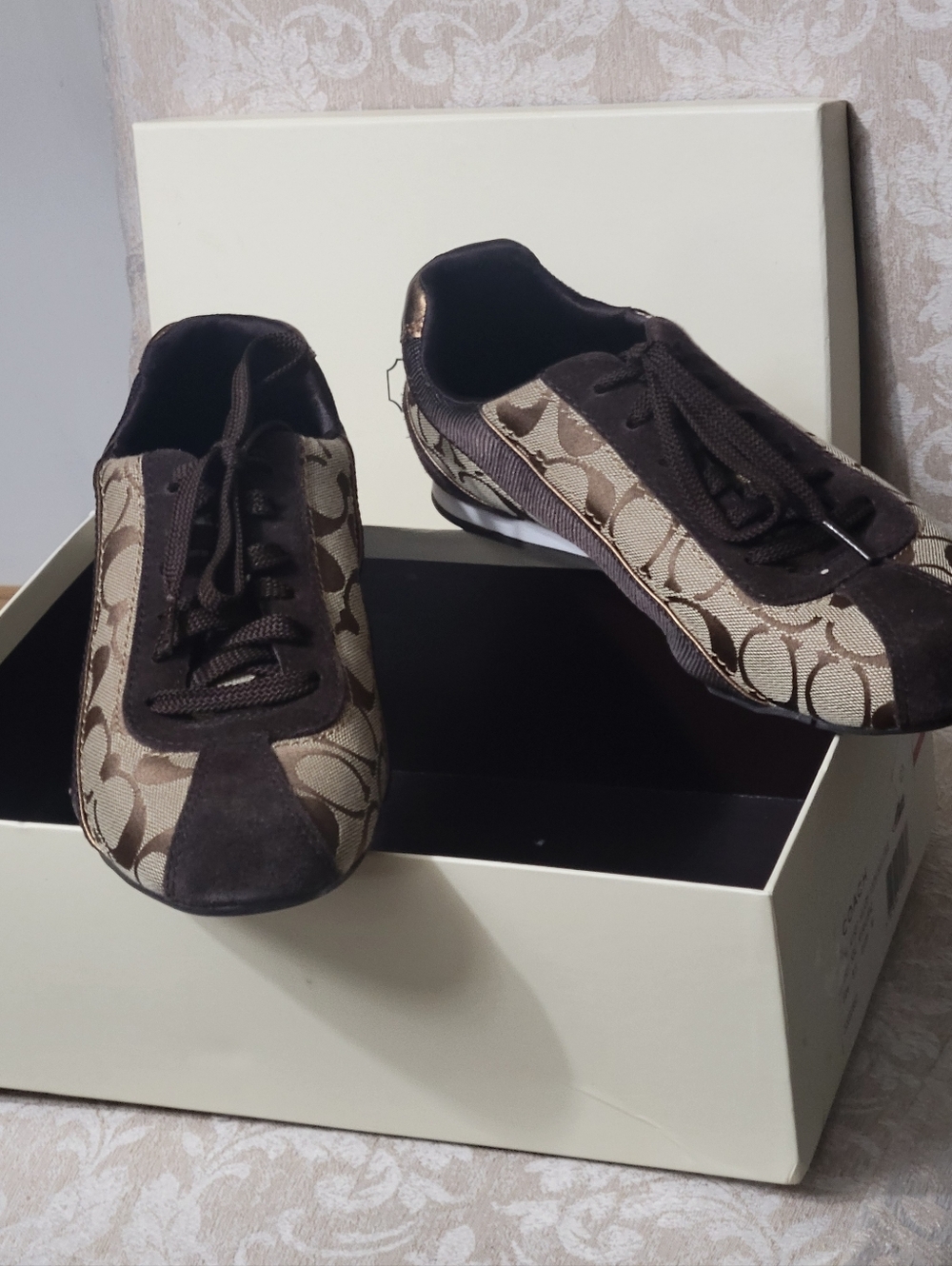 COACH Hilary in Khaki - Picture 2 of 11